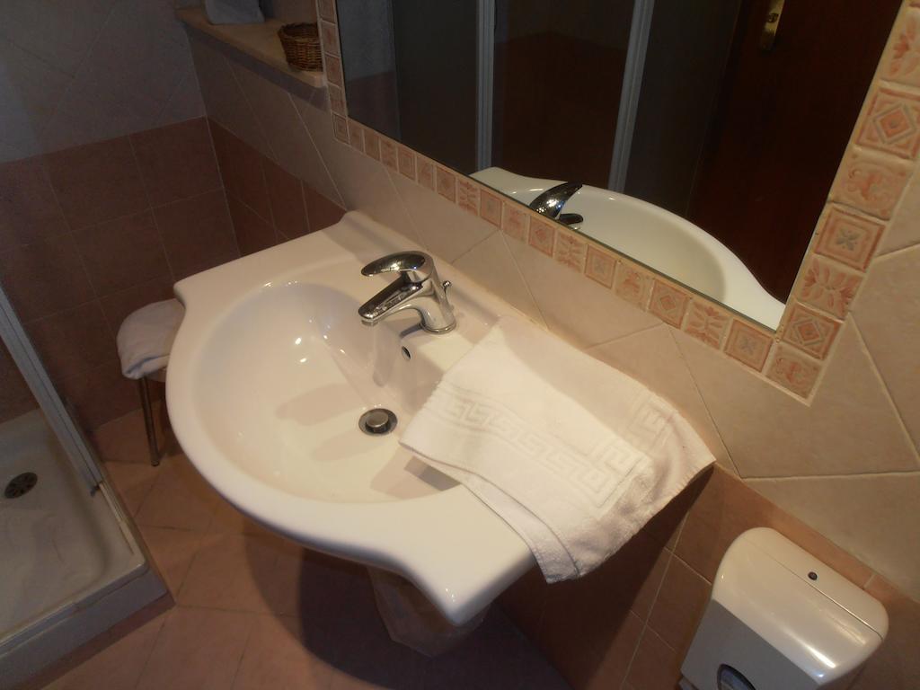 Hotel Giusy Перуджа Экстерьер фото