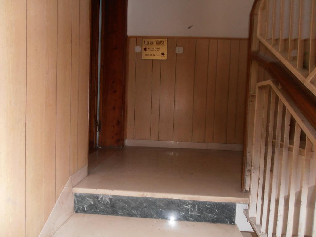 Hotel Giusy Перуджа Экстерьер фото