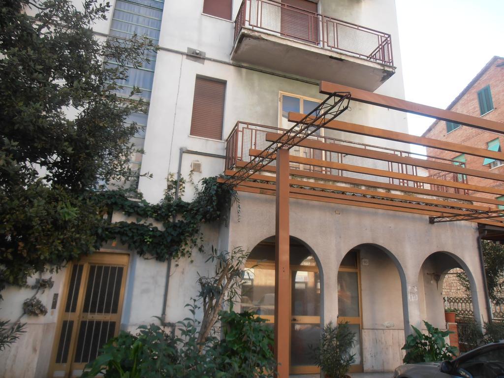 Hotel Giusy Перуджа Экстерьер фото